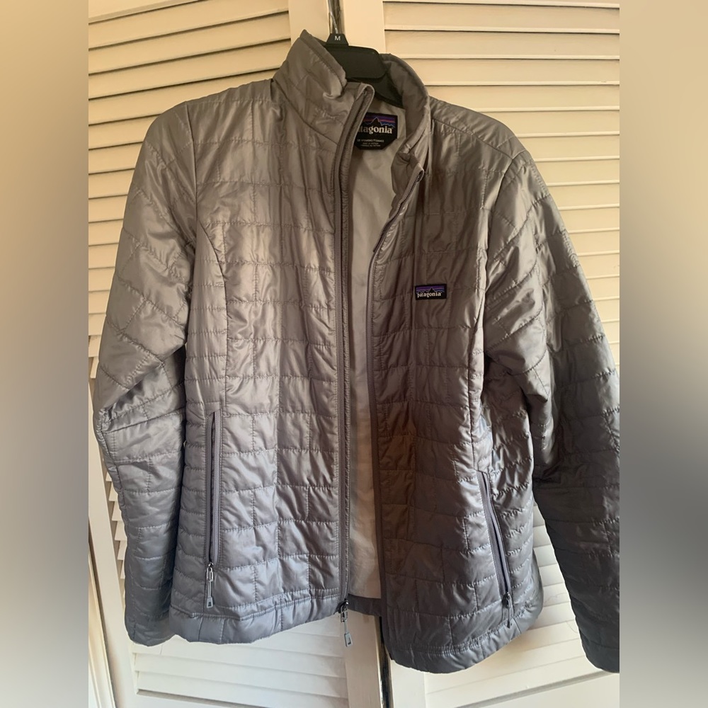 Womens Patagonia nano puff quilted jacket. Excellent condition! Lightly worn.